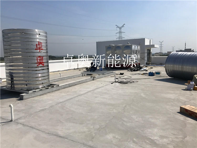 炎炎夏日，我公司承接南京高淳吉茂汽車零件有限公司太陽能加空氣能熱水工程！